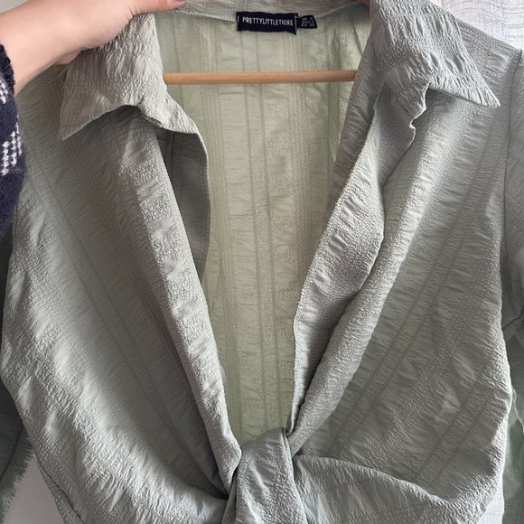 PRETTY LITTLE THING SAGE GREEN WRAP FRONT TIE BLOUSE LIGHT WEIGHT - Picture 4 of 6